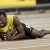 Bolt, dolorante, durante la sua ultima gara professionistica.